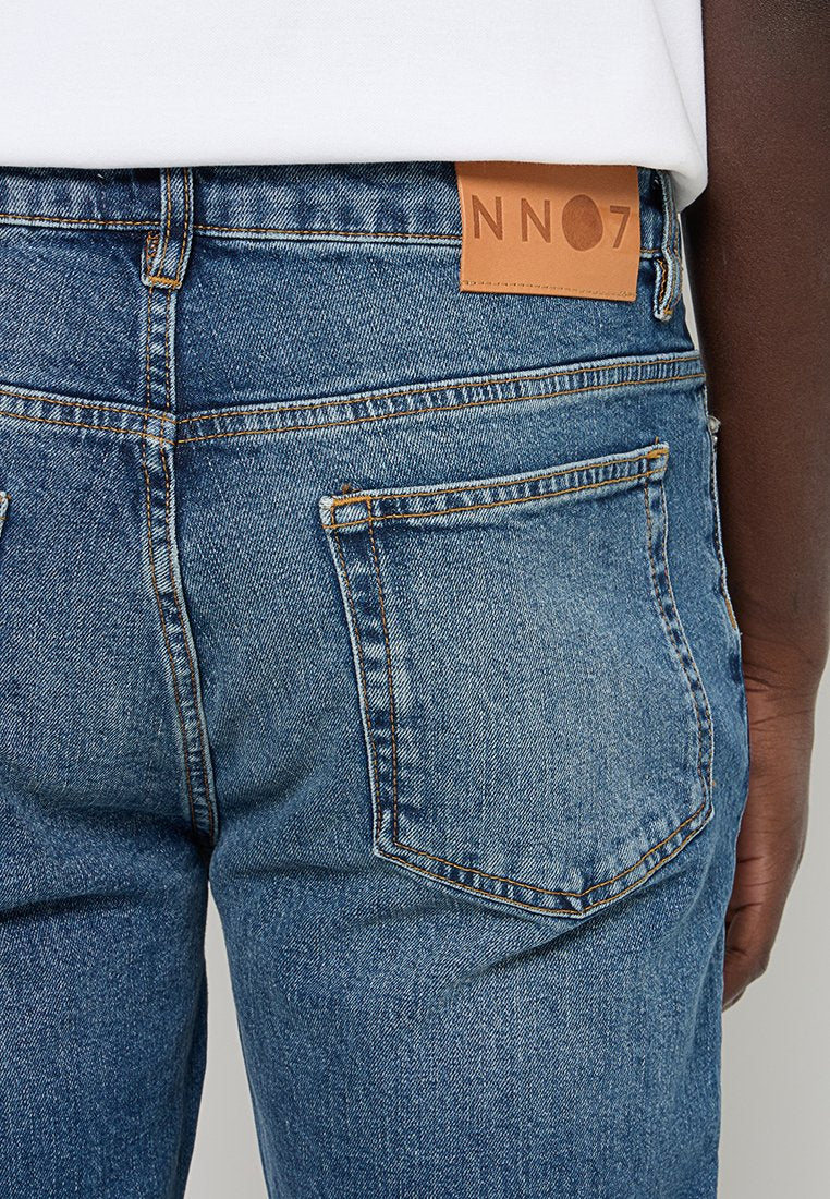 NN.07 JOHNNY