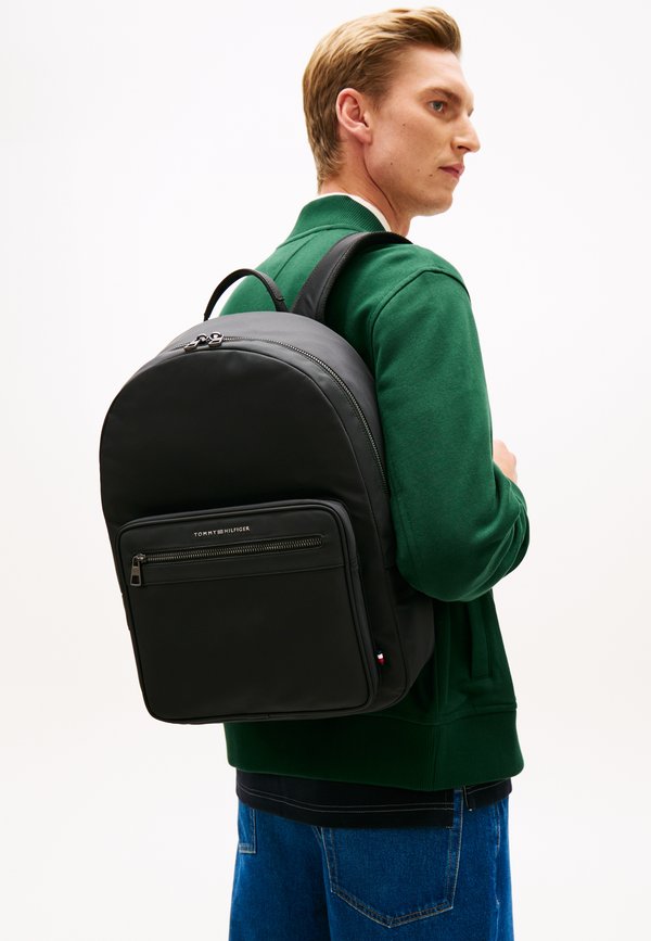 Tommy Hilfiger METAL LOGO DOME BACKPACK - Rucksack - black