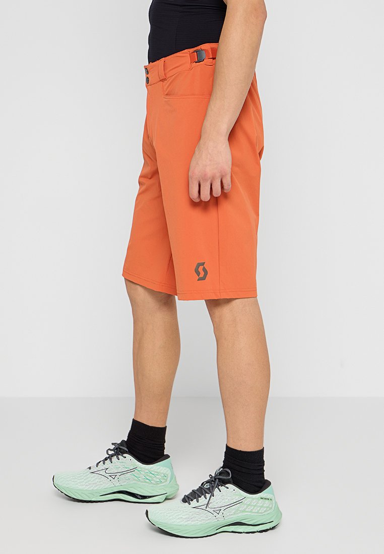 TRAIL FLOW 2-IN-1 REGULAR FIT Media 2