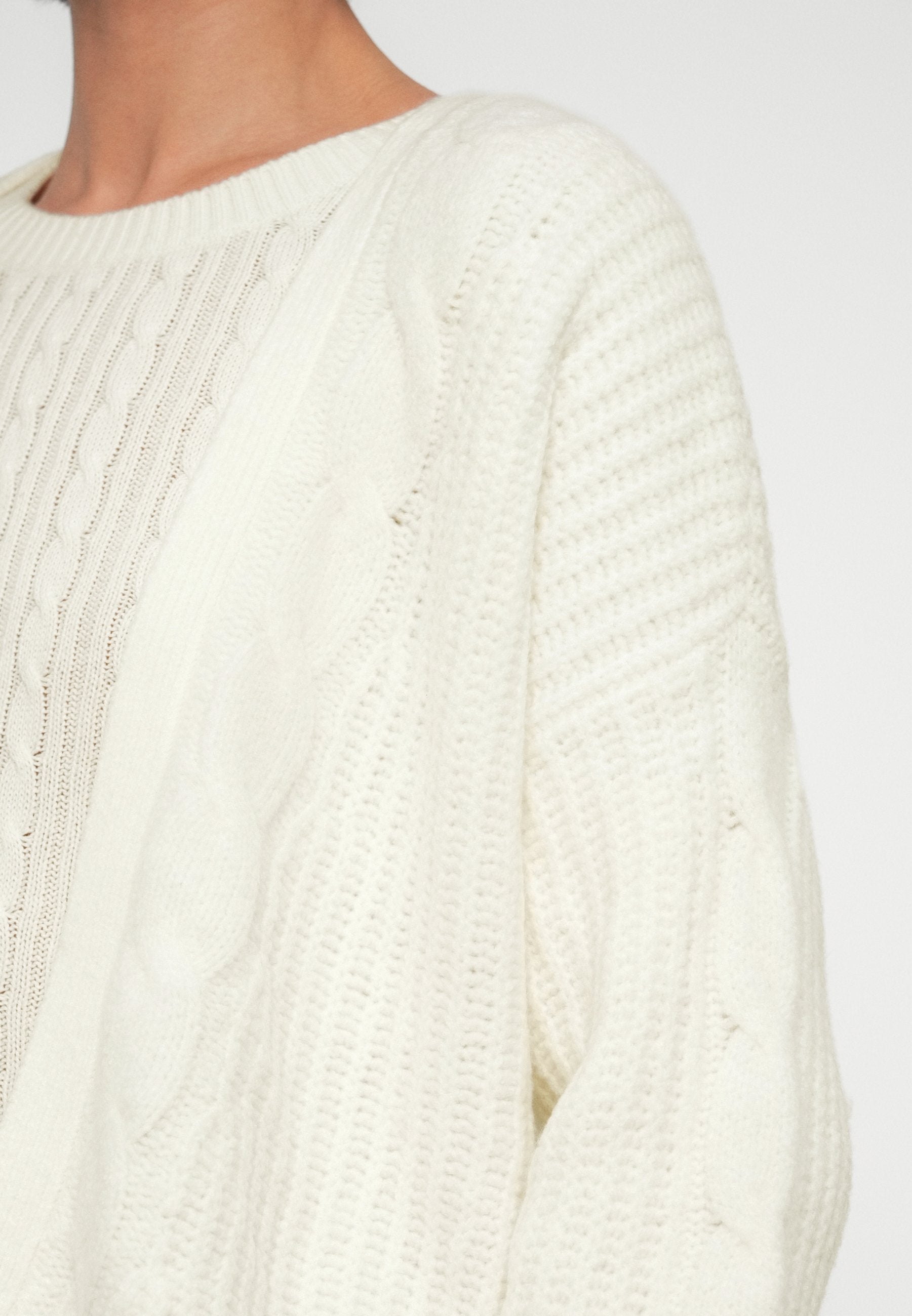 Hollister Co. CLOUD NONCLOSURE