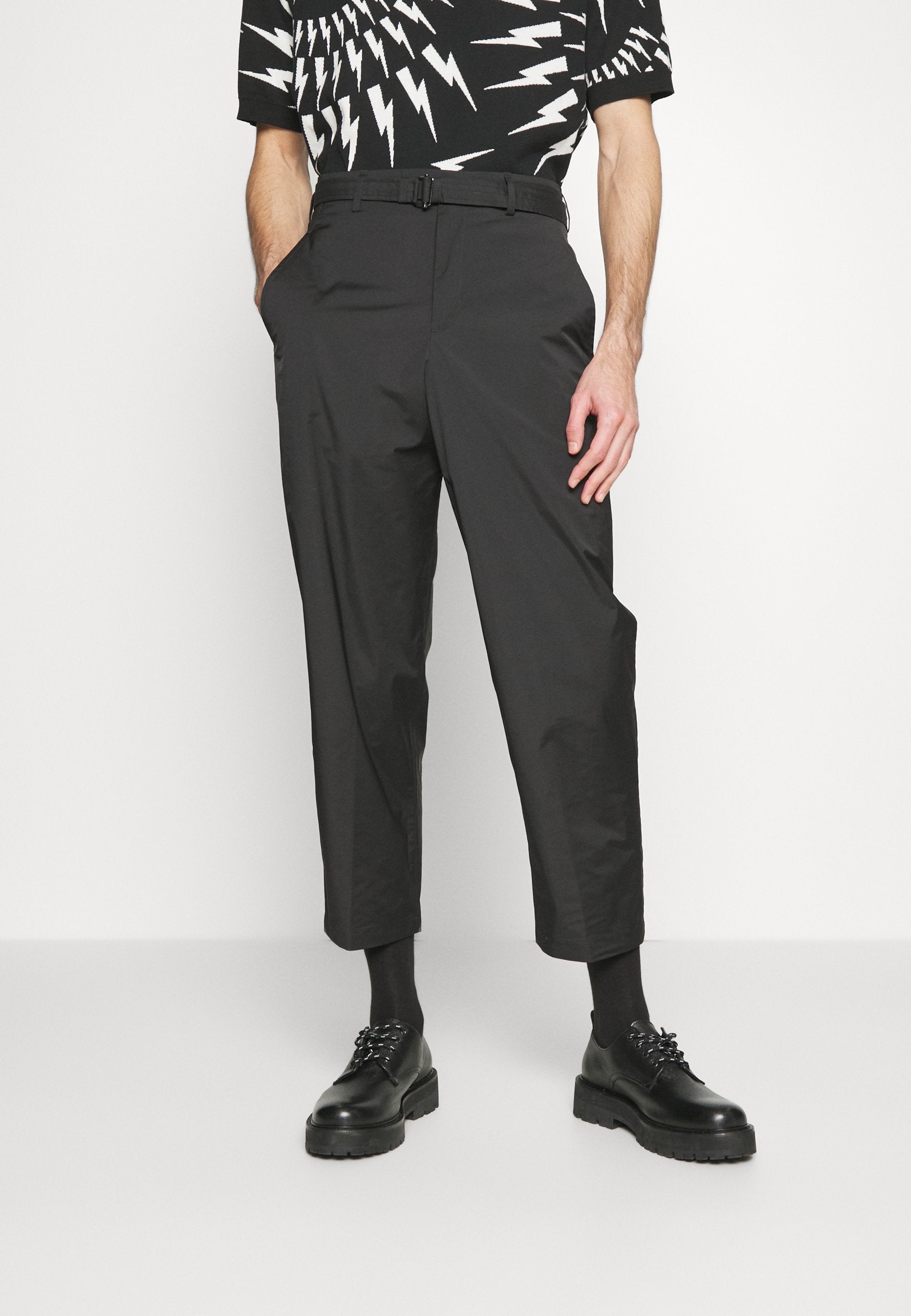 Neil Barrett  PLEAT TROUSERS