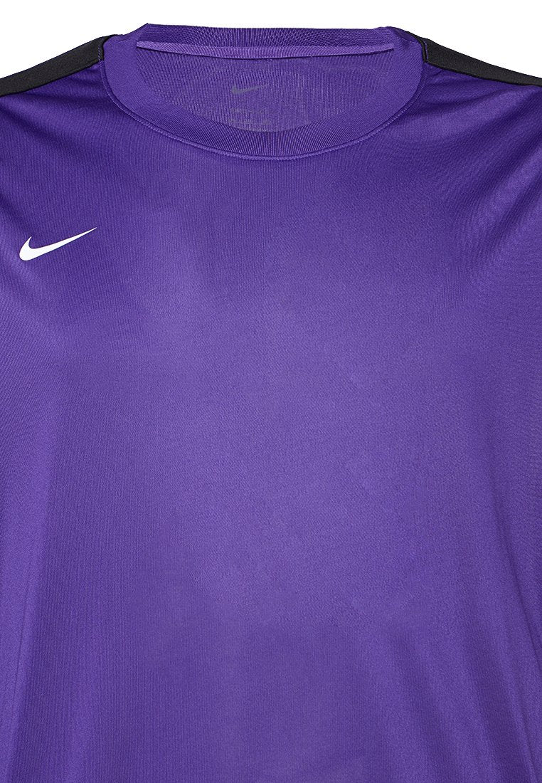 Nike Performance