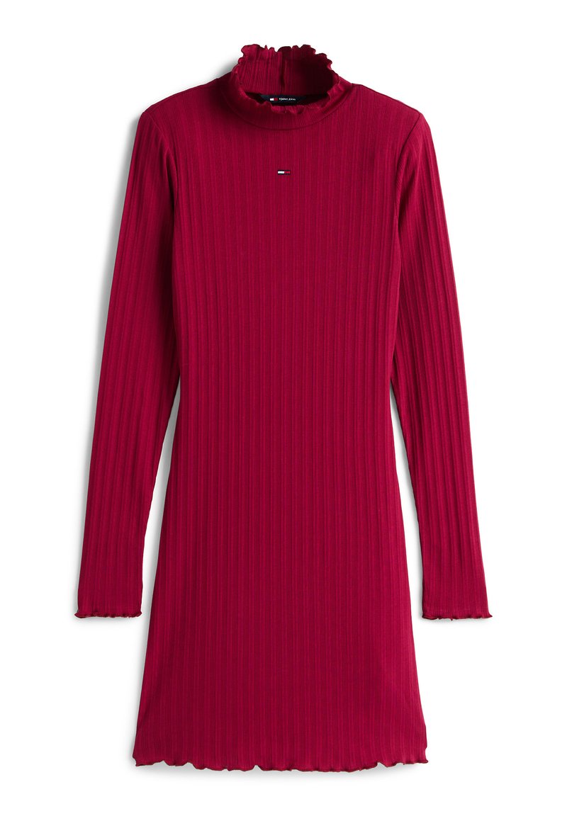 Geripptes, langärmeliges Kleid in tiefem Rot mit hohem, gerafftem Kragen und gewelltem Saum. Verfügt über ein kleines Logo auf der Brust.