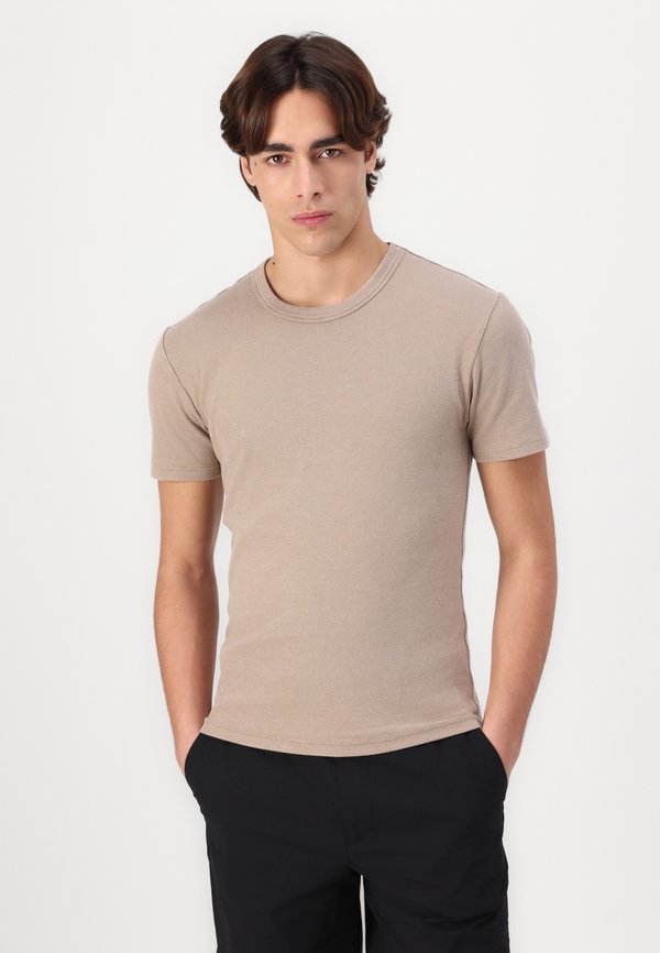 Selected Regular-fit chinos