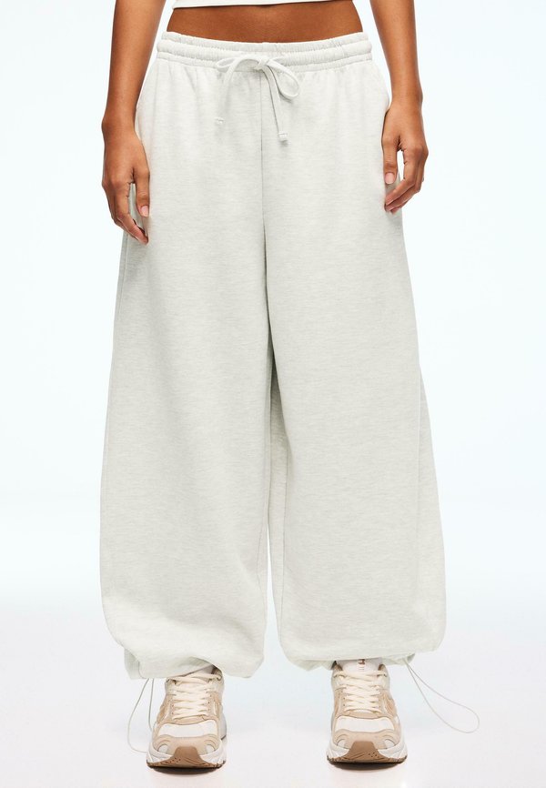 Bershka BARREL TROUSERS WITH STOPPERS 01167700 - Trousers - grey