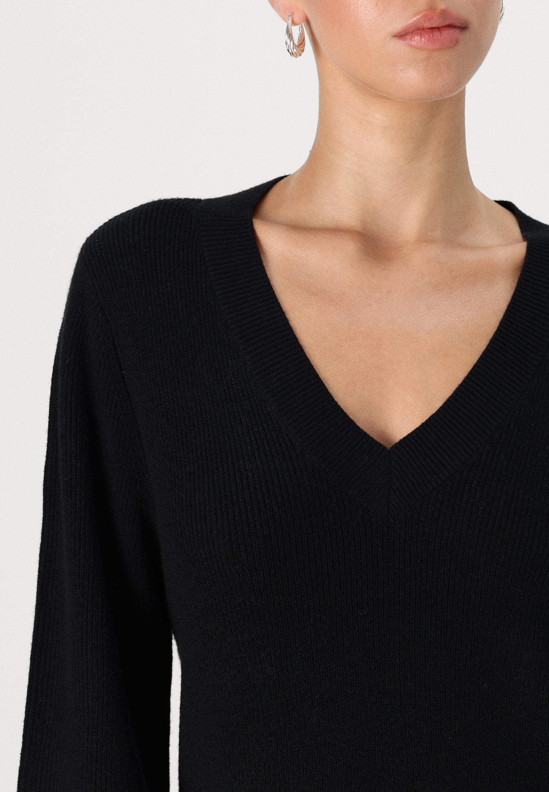 ONLKATIA V NECK DRESS Media 6