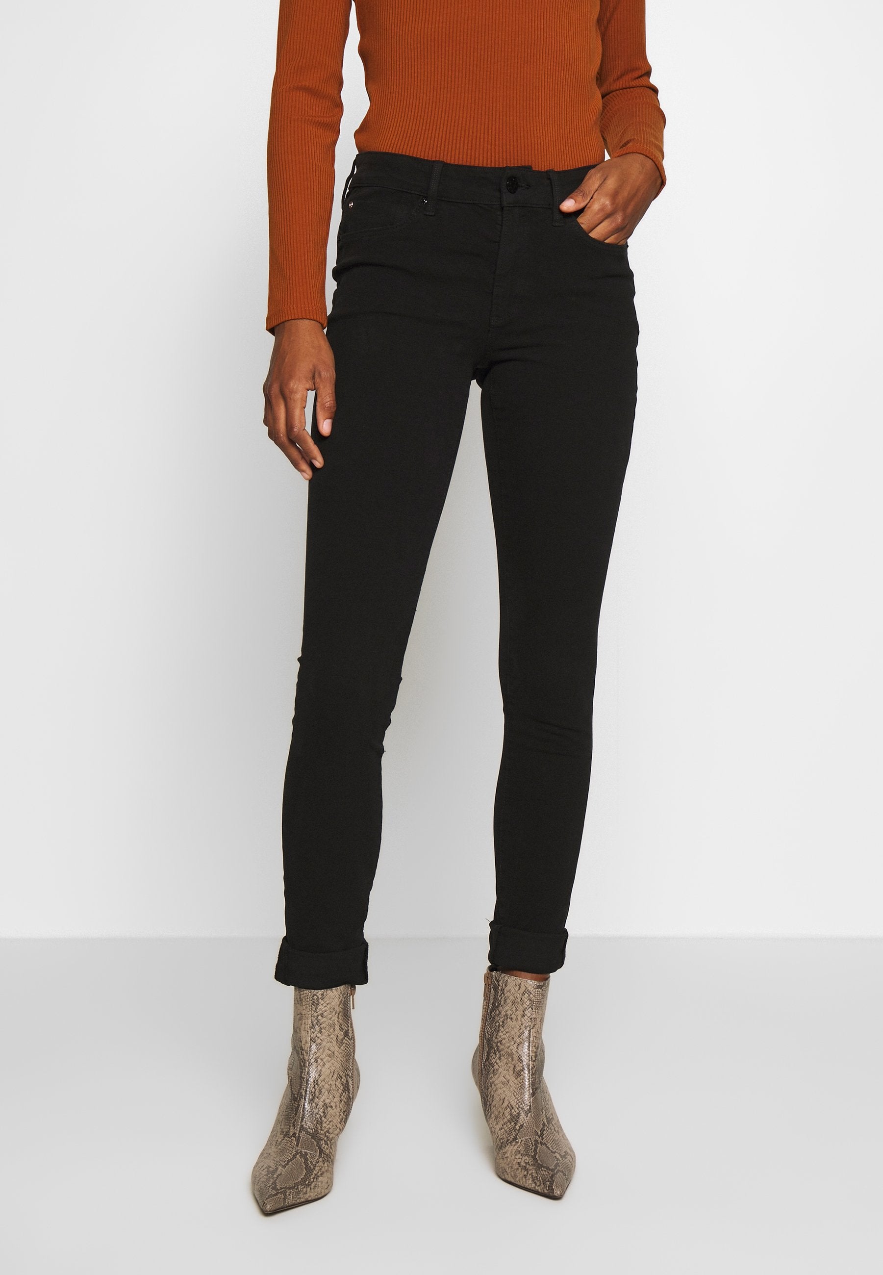 s.Oliver Jeans Skinny Fit Media 3