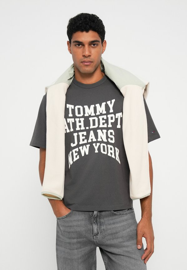 Tommy Jeans VARSITY TEE UNISEX