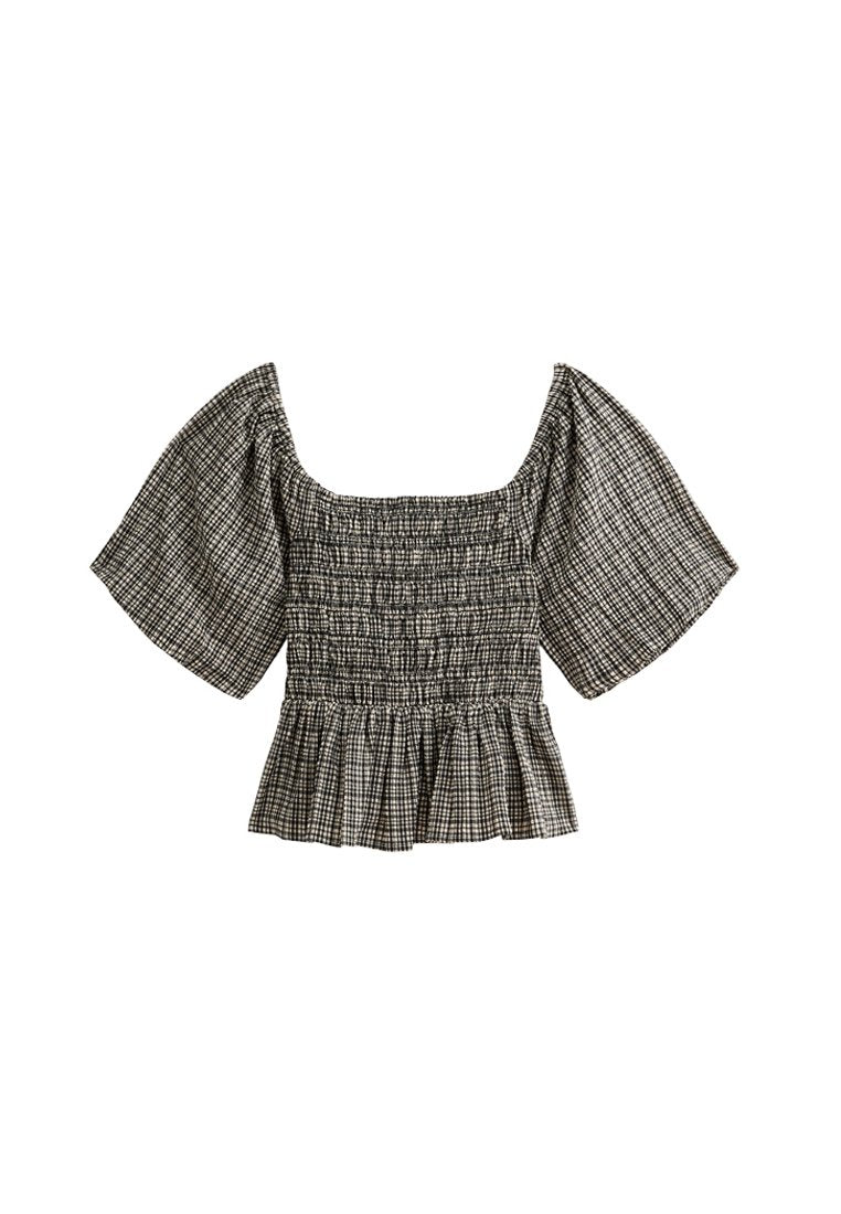 Schwarz-weiß kariertes Oberteil mit gerafftem Bustier, quadratischem Ausschnitt und kurzen Puffärmeln. Verfügt über einen schwingenden Saum. Leichte Stoffqualität.