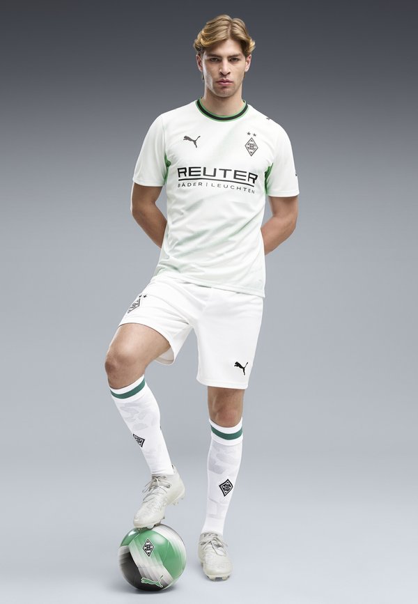 Puma BORUSSIA MÖNCHENGLADBACH 26/27 SHORTS - Club wear - white-archive green