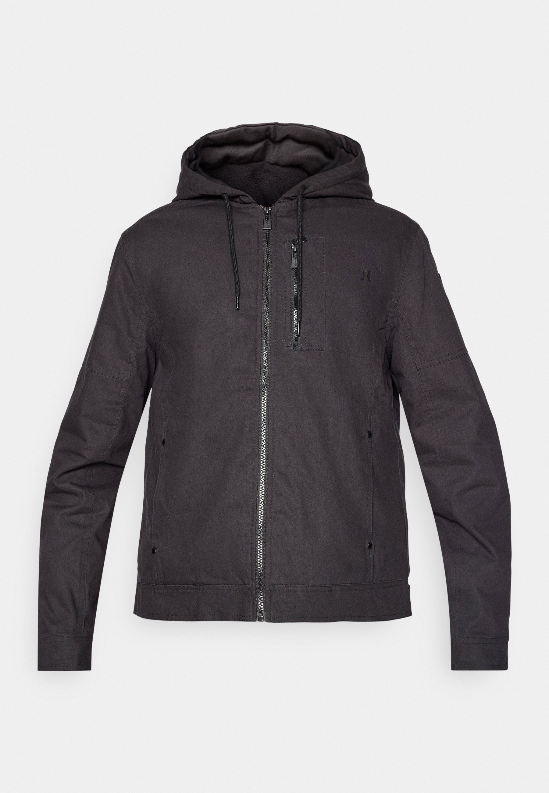 Schwarze Kapuzenjacke mit Reißverschluss, aus strukturiertem Material, verstellbaren Kordeln und einer Reißverschlusstasche auf der Brust.