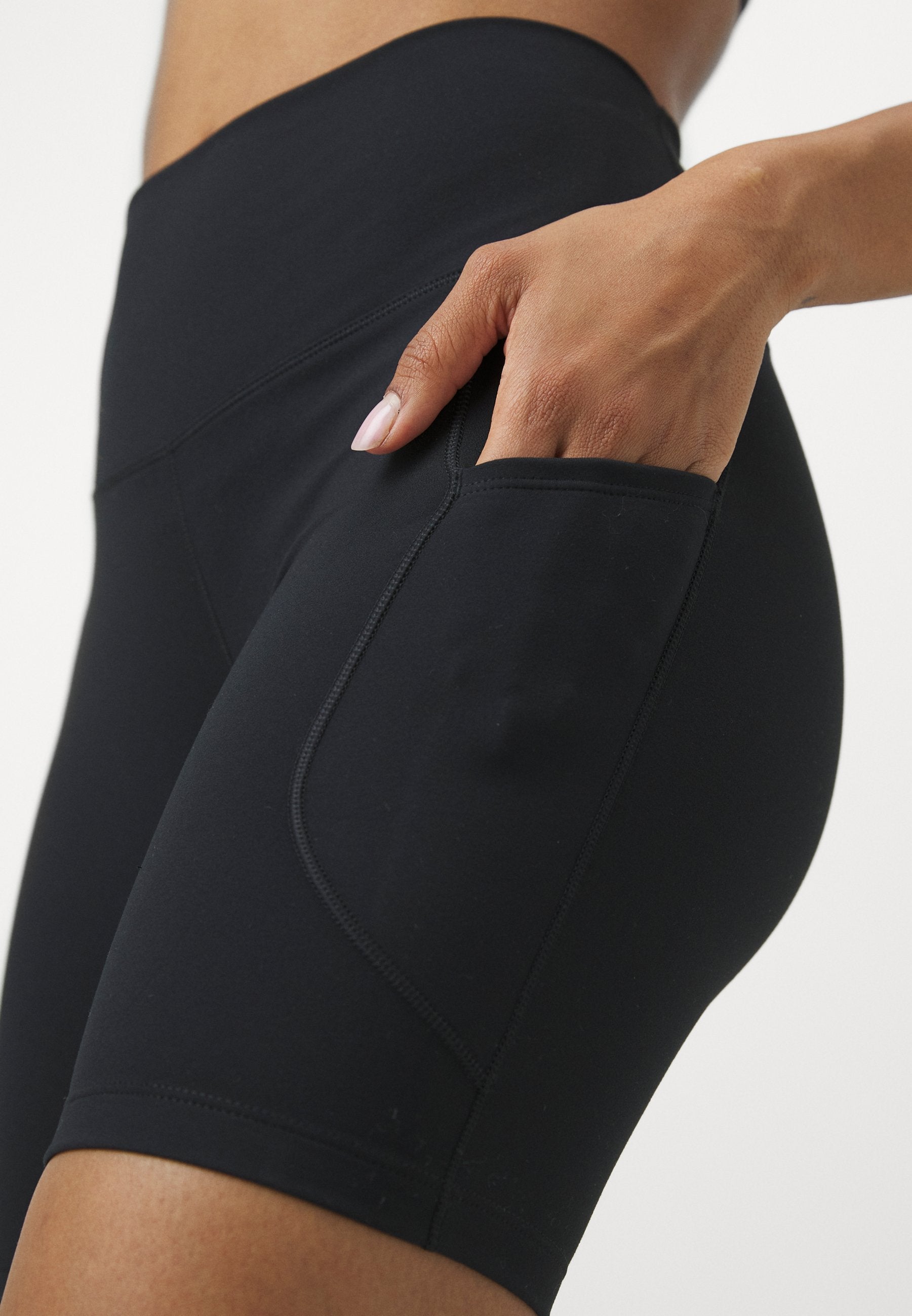 Nike Performance ONE