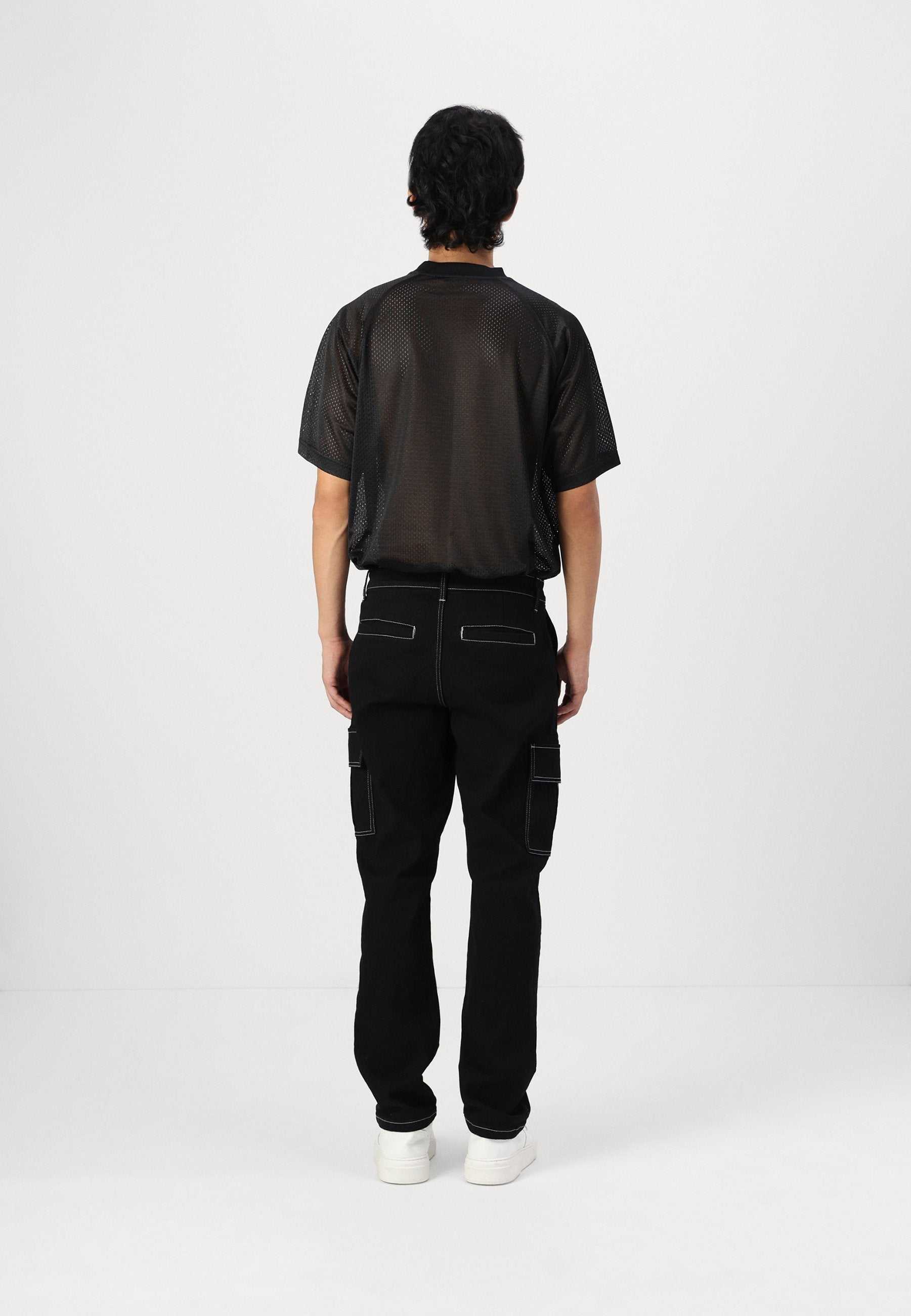 ONSEDGE CARGO  Media 4