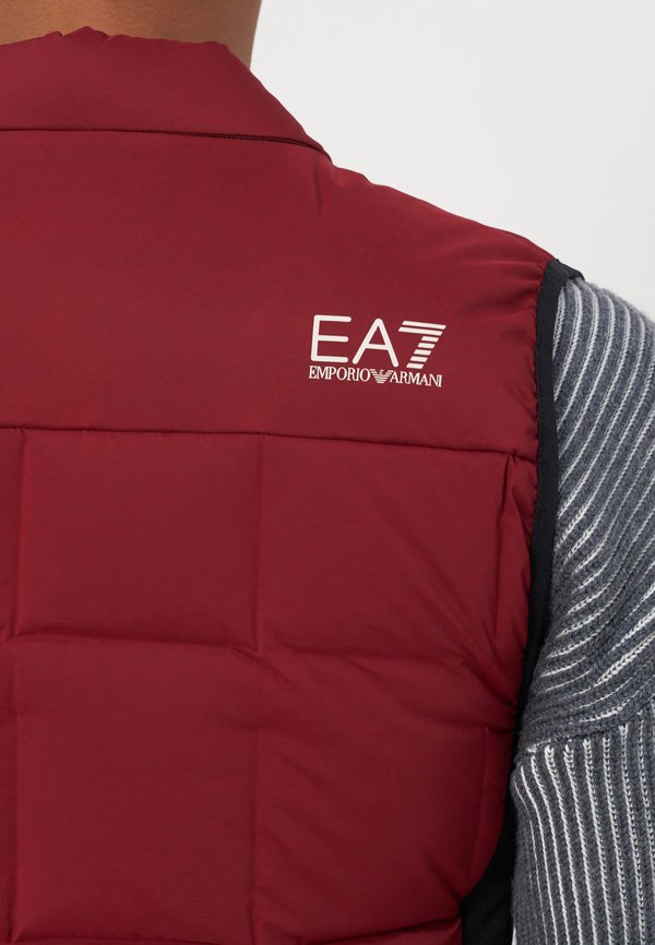 EA7 Emporio Armani