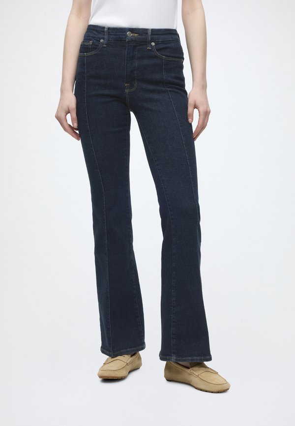 Good American GOOD LEGS FLARE JEANS