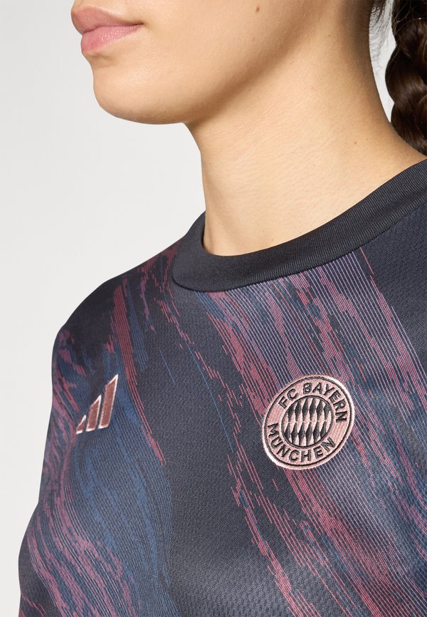 adidas Performance FC BAYERN 2025/2026 PRE-MATCH WARM TOP
