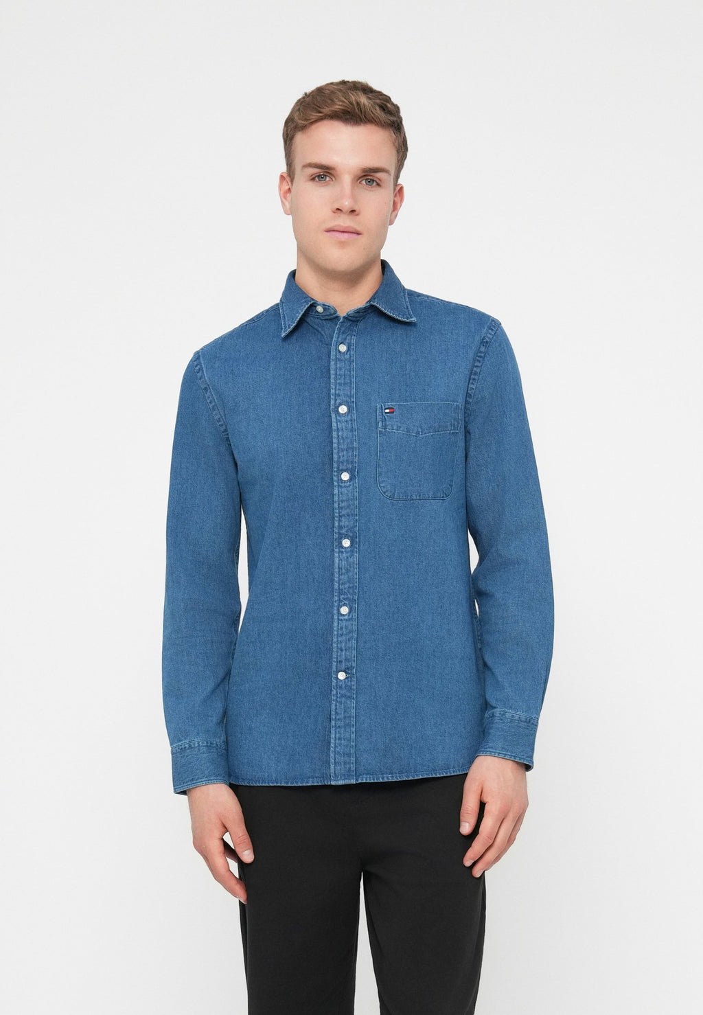 REGULAR FIT  Media 3