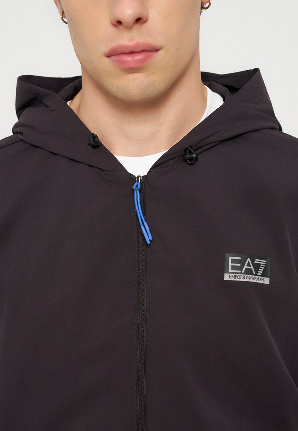 EA7 Emporio Armani