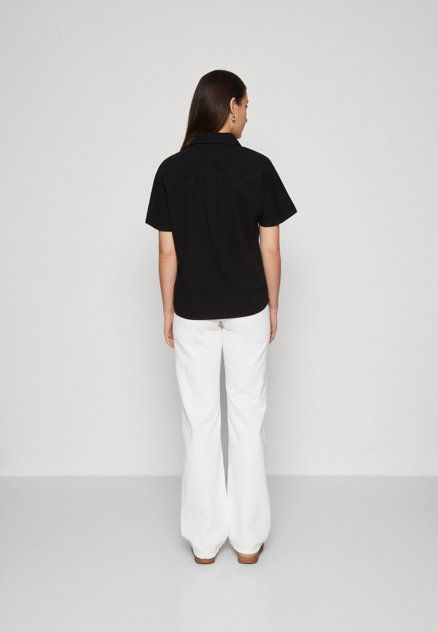 ONLKARLA SHIRT Media 4