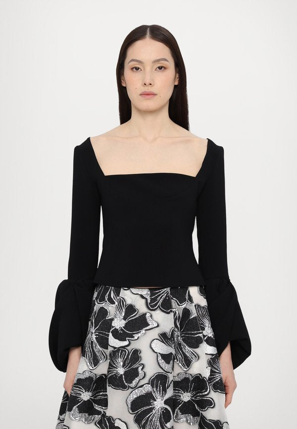 A.W.A.K.E. MODE SQUARE DÉCOLLETÉ AND EXAGGERATED PUFF CUFFS