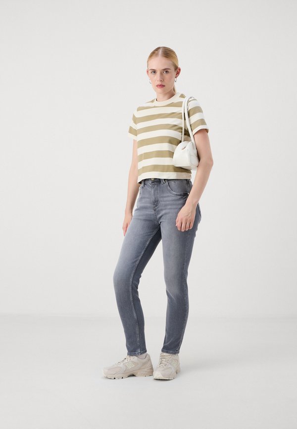 Marc O'Polo DENIM TROUSERS MID WAIST