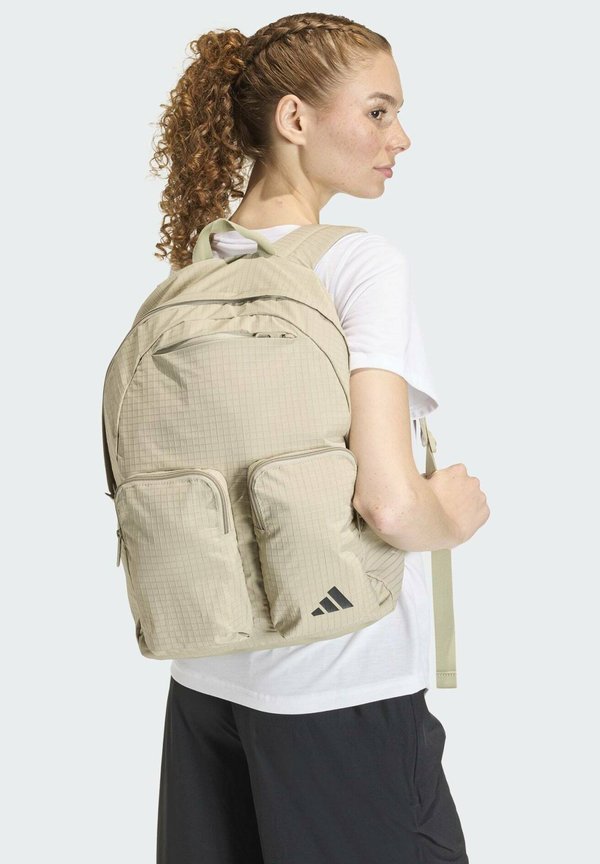 adidas Performance ADIDAS PERFORMANCE ESSENTIALS BACK TO CAMPUS BACKPACK UNISEX - Rucksack - cargo black