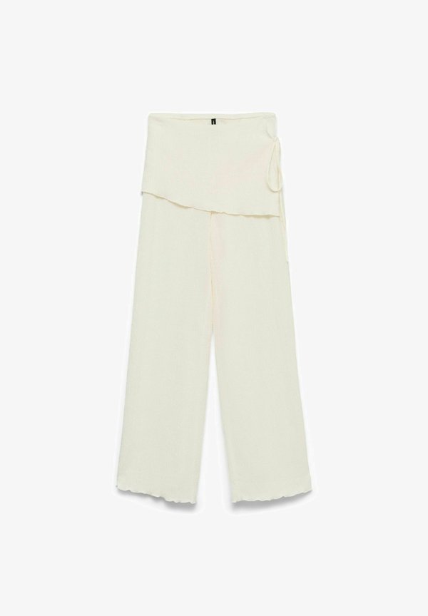 Vero Moda TROUSERS VMNORA MID WAIST TROUSERS - Trousers - snow white