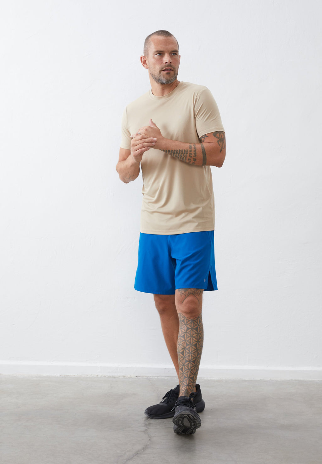 Pier One Sport ESSENTIAL RUNNING T-SHIRT WITH REFLECTIVE STRIP