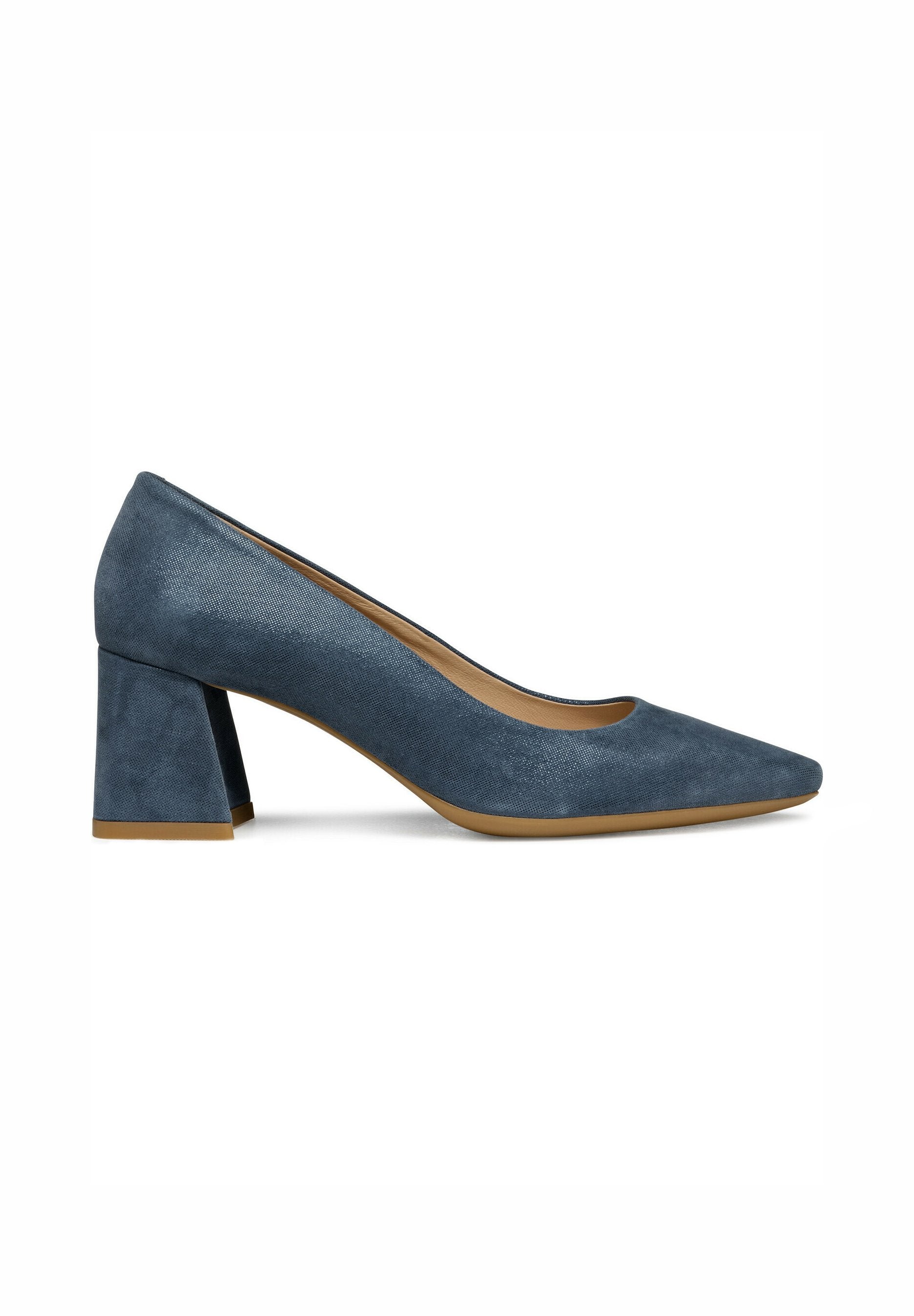 Blaue Wildleder-Pumps mit hohen Absätzen, quadratischem Blockabsatz und spitzer Schuhspitze, ausgestattet mit einer strukturierten Oberfläche und einer kontrastierenden, tanfarbenen Sohle.