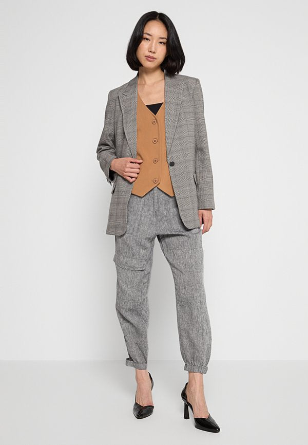 DKNY
