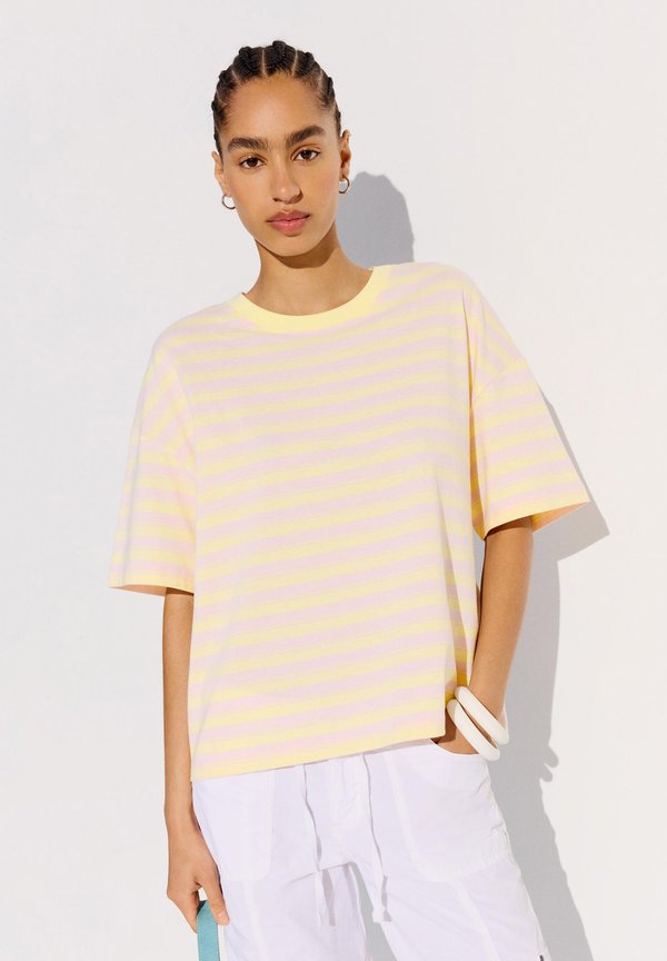 Bershka BOXY FIT PRINTED - T-SHIRT 01156093 - Print T-shirt - yellow