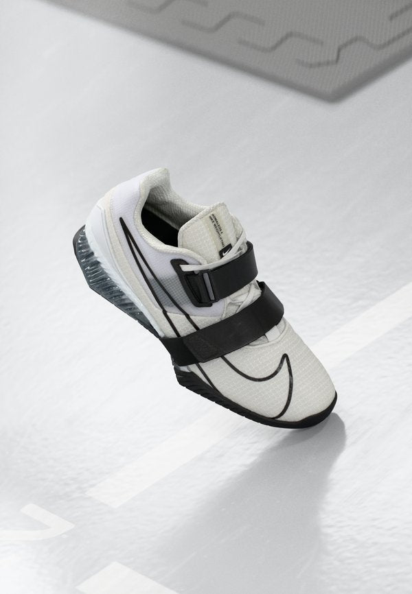 Nike Performance ROMALEOS 4 - Training shoe - white/black