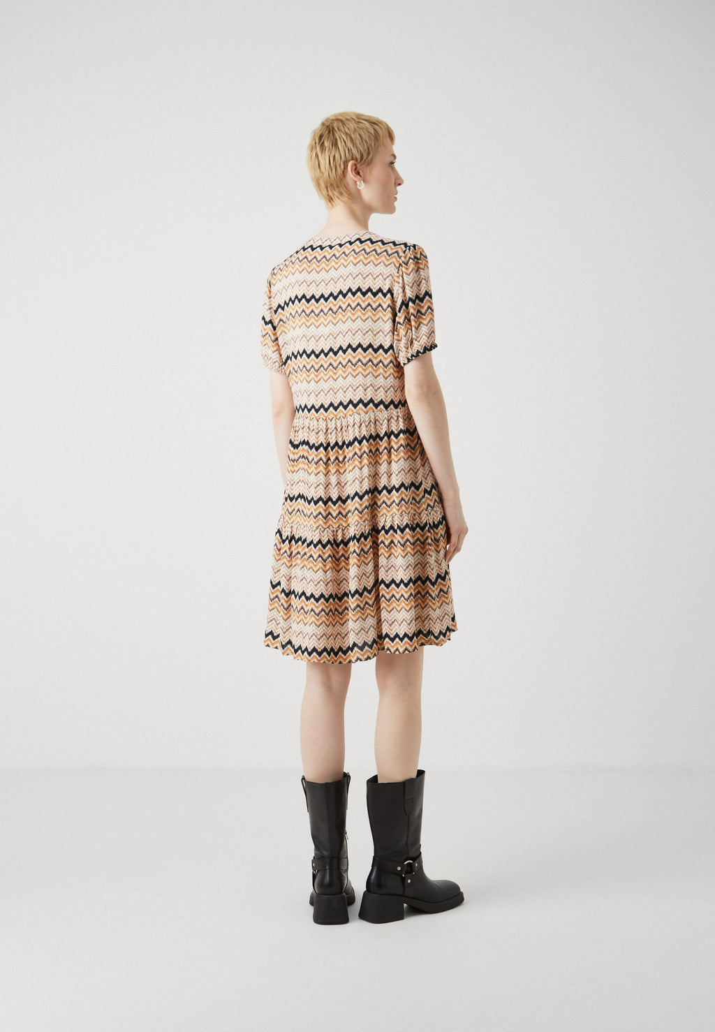 ONLNOVA LIFE THEA DRESS Media 4