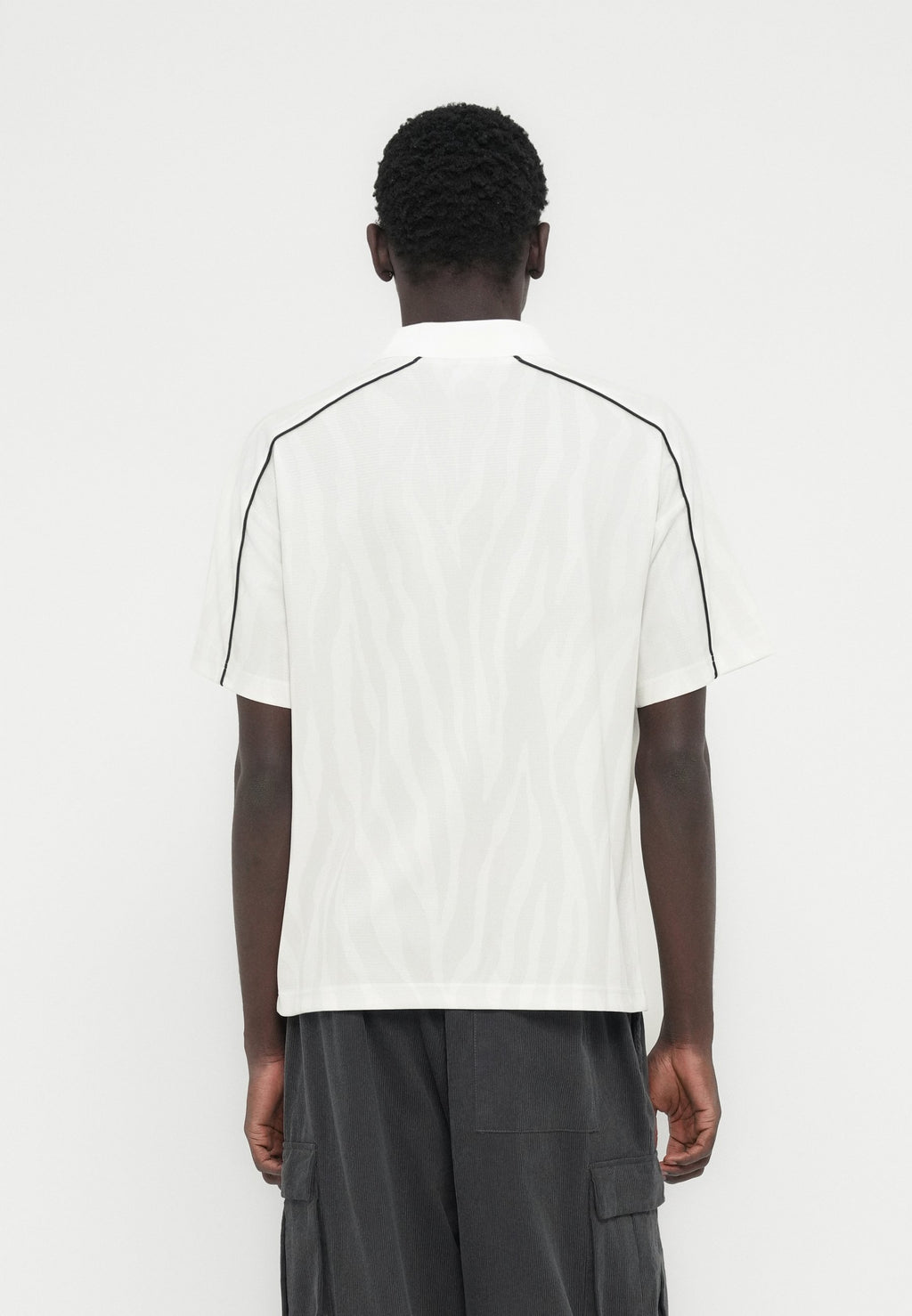 Jack & Jones JCODUST PIPING FOOTBALL OPEN COLLAR