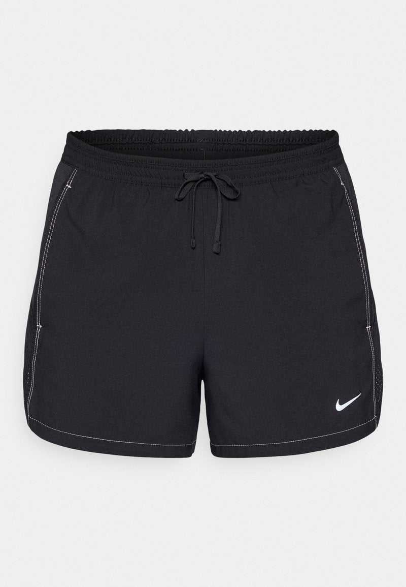 Schwarze sportliche Shorts mit Kordelzug-Bund, weißen Nähten und einem kleinen weißen Nike-Logo auf der unteren Vorderseite.