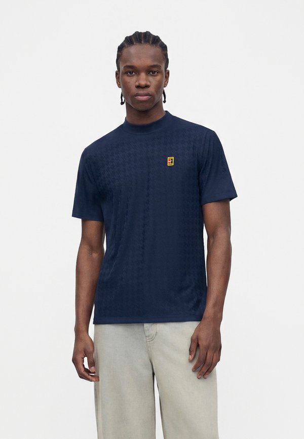 Nike Sportswear CLUB RULES MAGNA MOCK - Basic T-shirt - obsidian
