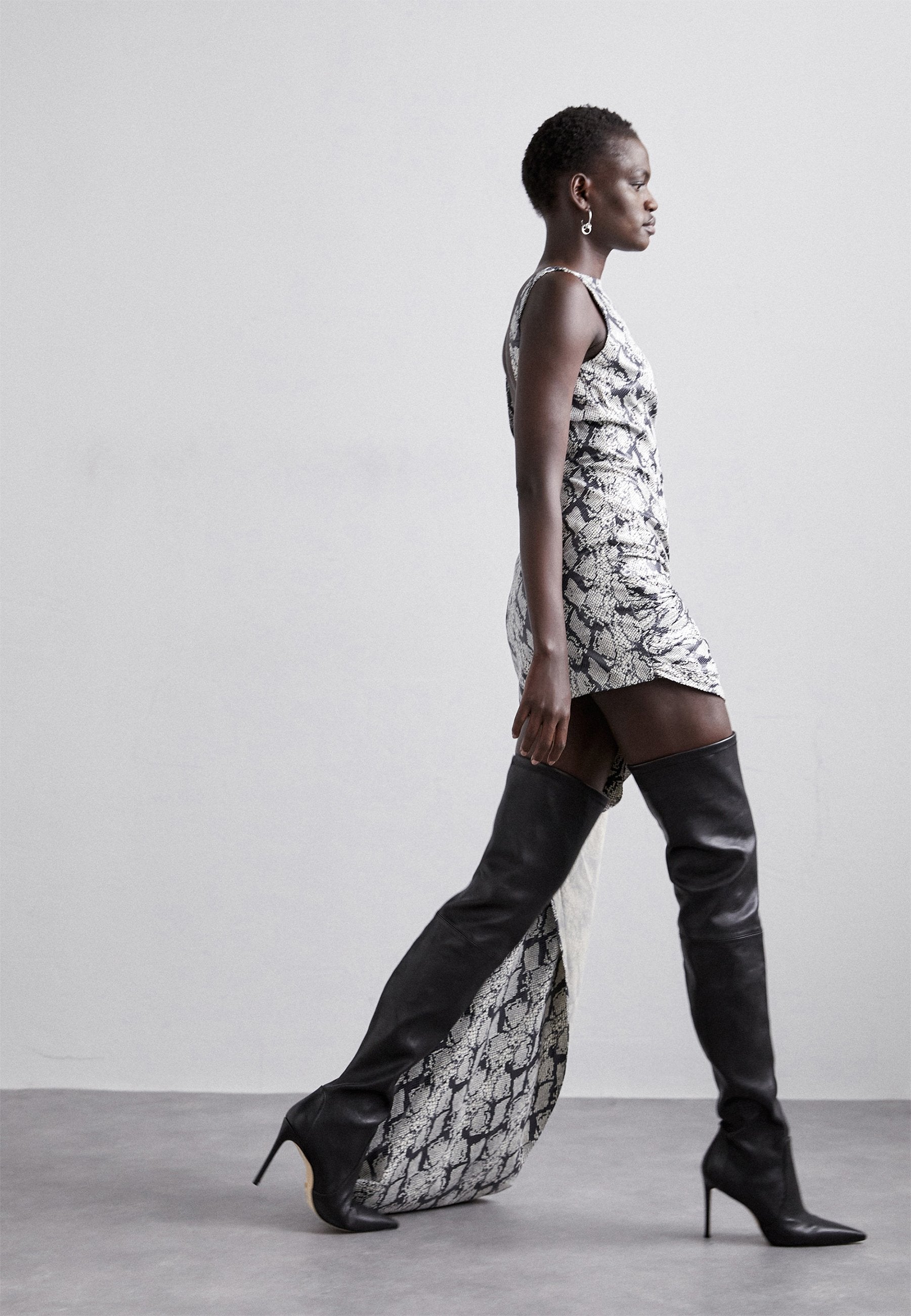 ROKH SHORT DRESS WITH TAIL BUCKLE