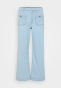 Vero Moda Petite VMKAYLA WIDE POCKET - Wide Leg - light blue denim