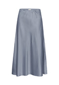 Himmelblaue Satin-Midillänge mit glatter Textur, elastischem Bund und ausgestellter Form, die ein sauberes, minimalistisches Design aufweist.