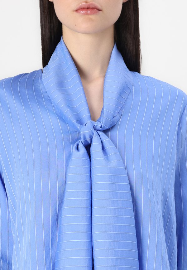 Selected SLFLUCIA TIE