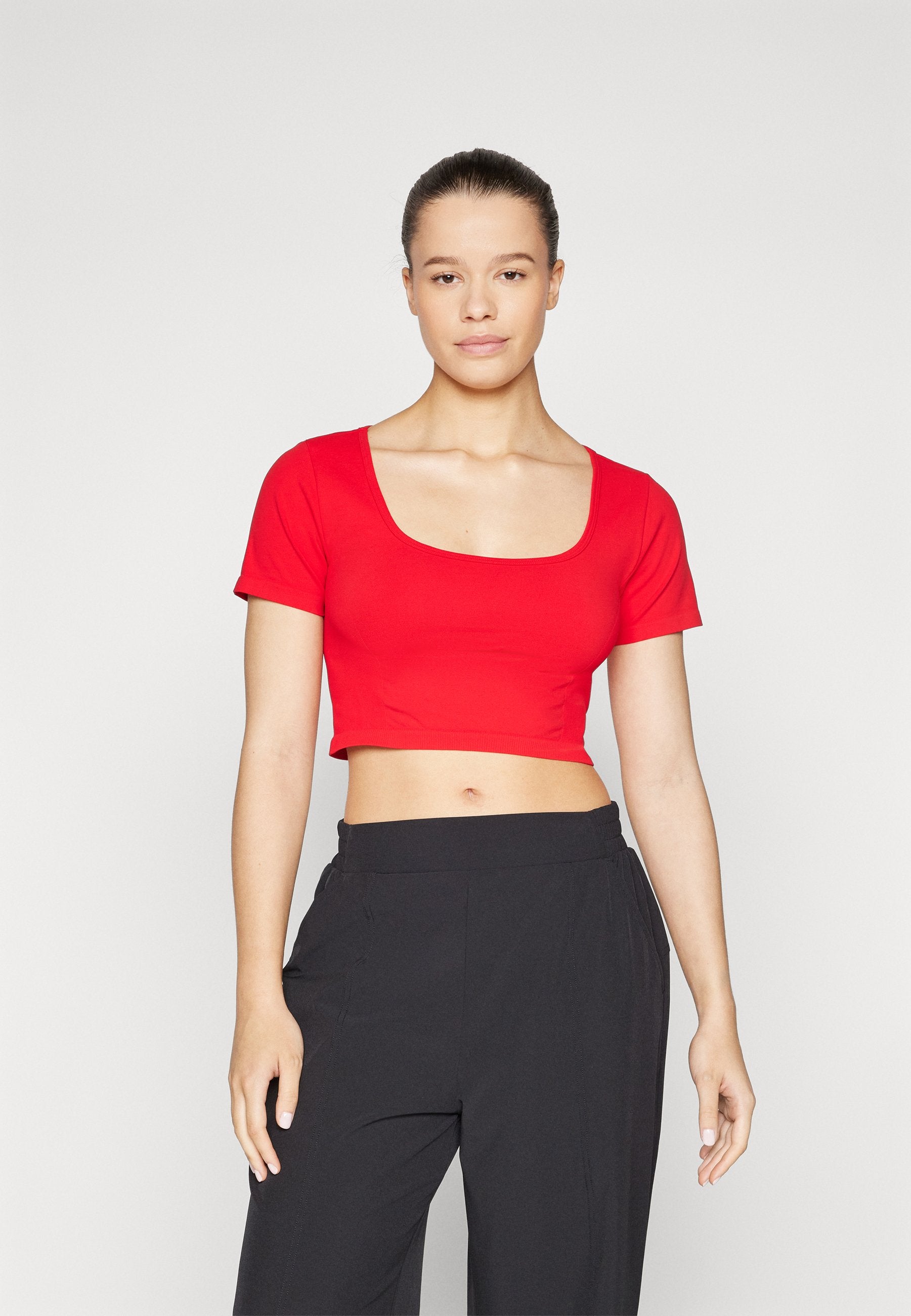 Fabletics SLEEK SEAMLESS SHORT SLEEVE TOP
