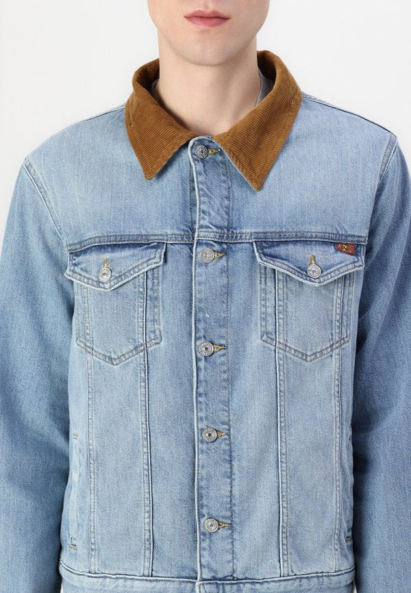 7 for all mankind