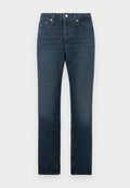 Dunkelblaue Jeans aus Denim mit geradem Bein, ausgestattet mit fünf Taschen, einem Knopfverschluss und minimaler Ausbleichung am Saum.