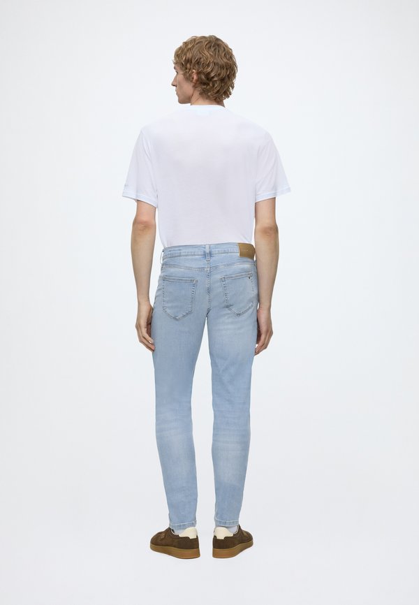 Tommy Hilfiger SLIM BLEECKER