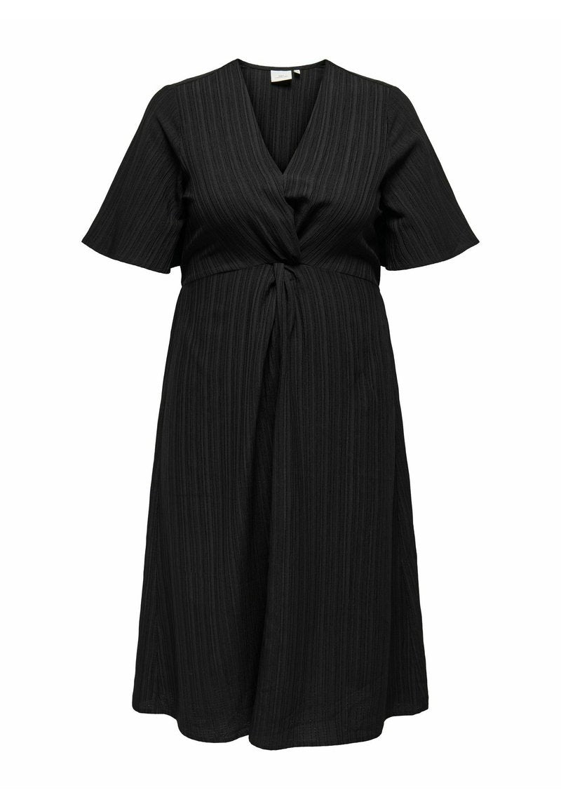 Schwarzes Wickelkleid mit kurzen Ärmeln, strukturiertem Stoff mit vertikalen Streifen und tailliertem Detail. Fließender A-Linien-Rock.