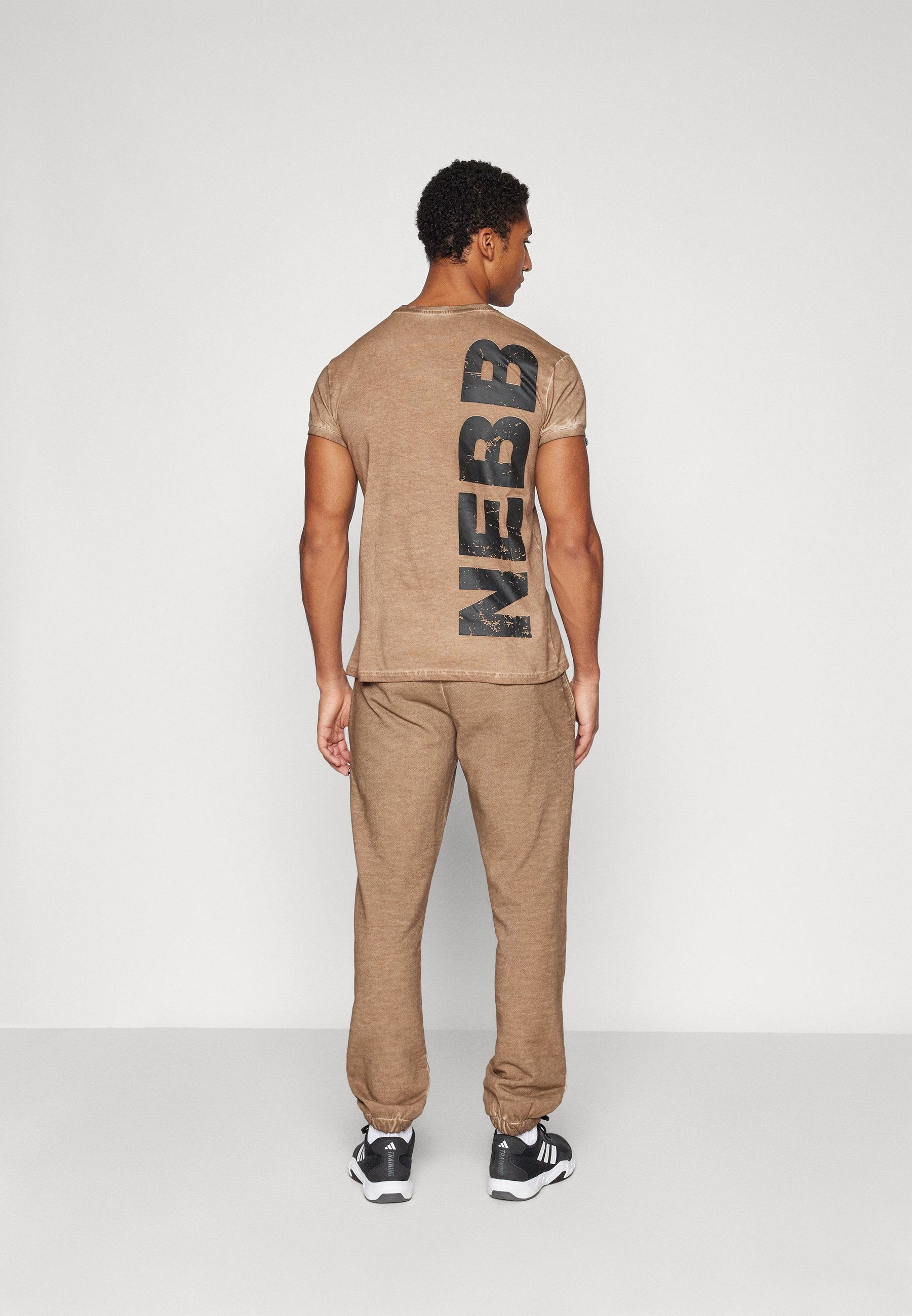 Nebbia WASHED OFF GYM SWEATPANTS BAGGY STYLE GYM BRO