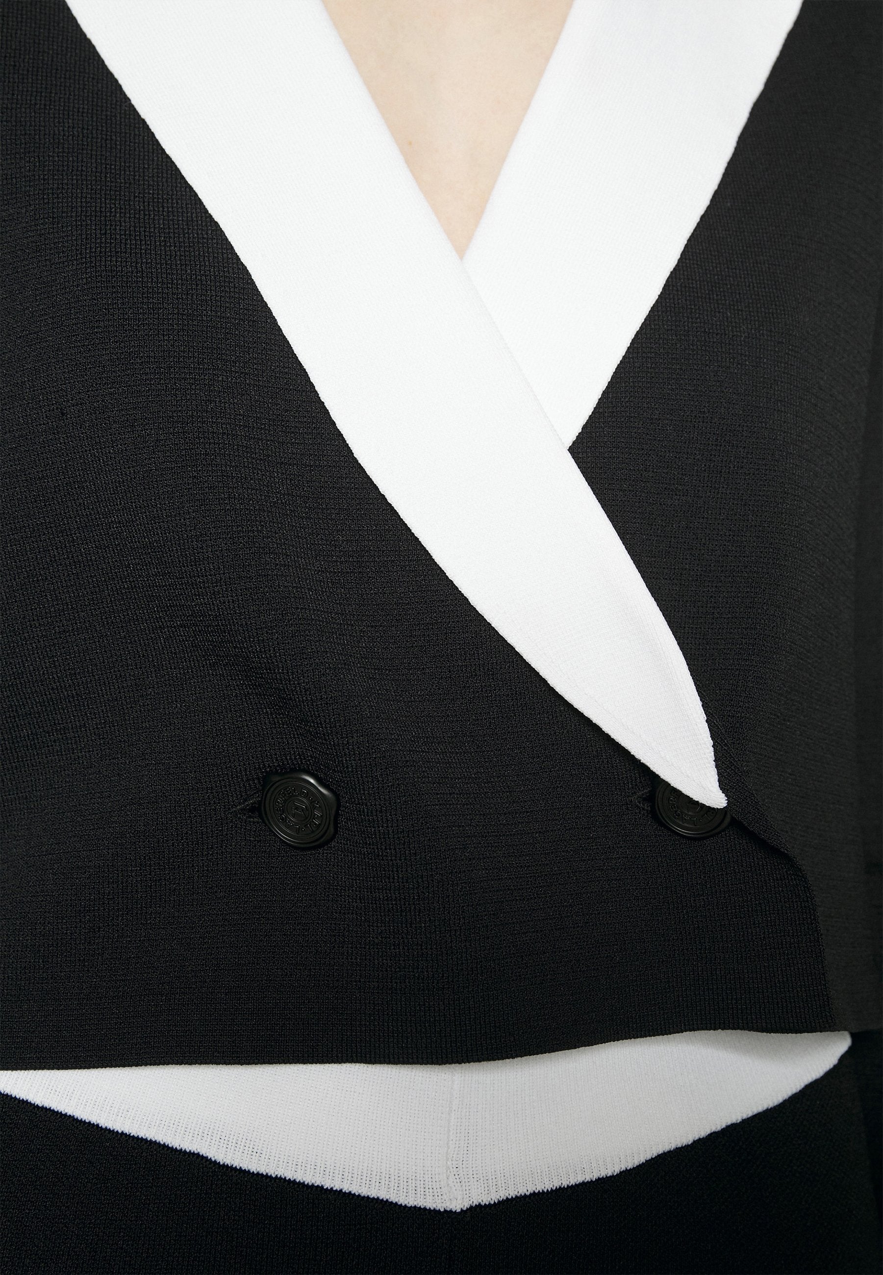 CROPPED CARDIGAN Media 6