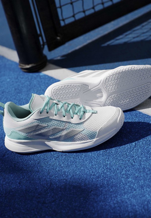 adidas Performance AVAFLASH
