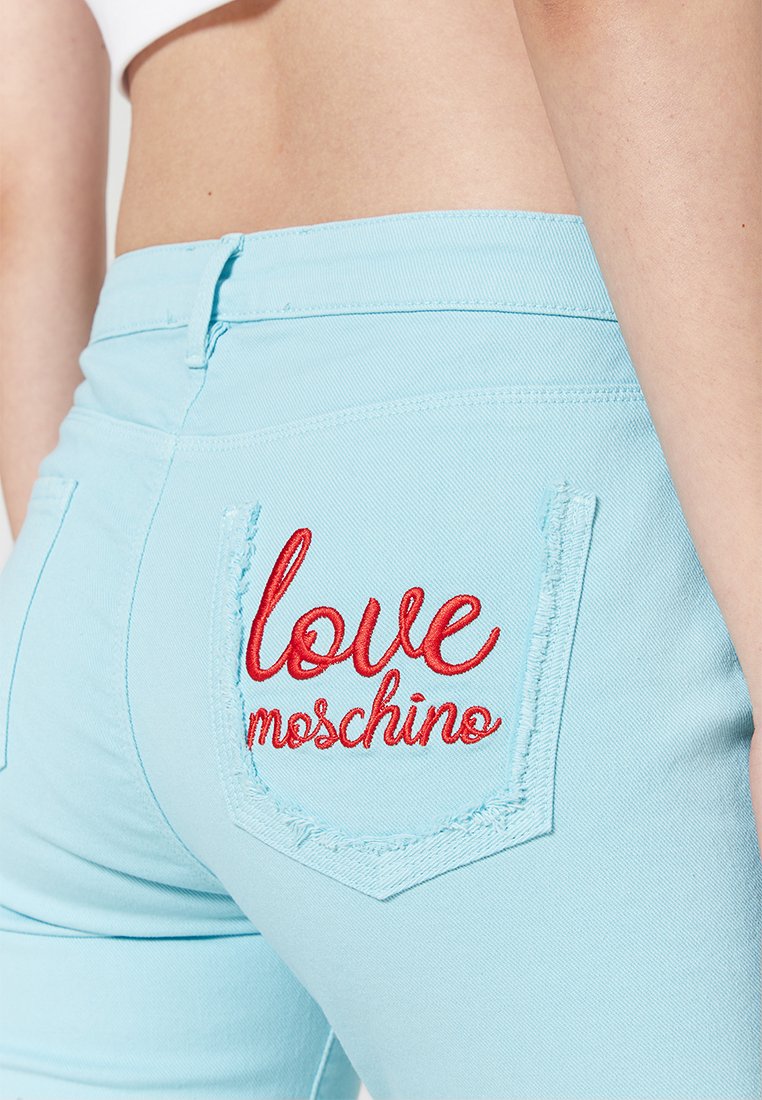 Love Moschino
