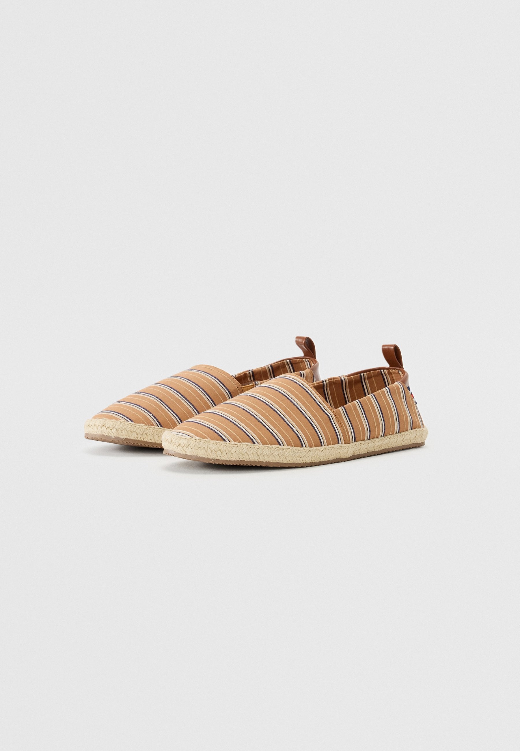 Pier One UNISEX